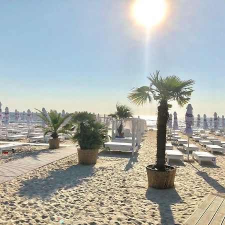 Mamaia Nord Apartment Navodari Bagian luar foto